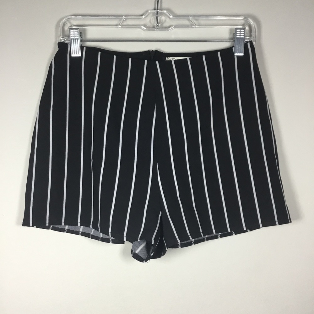 Love brand classy shorts black with white vertical stripes like new size S